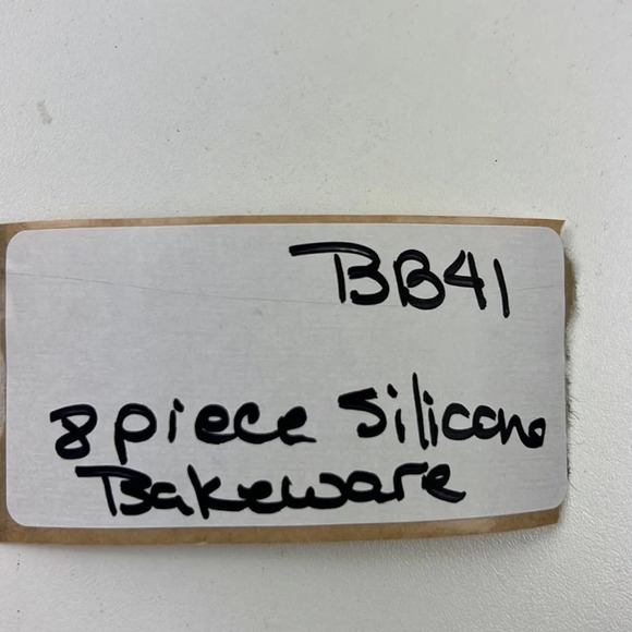 *NIB* 8 Piece Christmas Silicone Bakeware Set - Picture 9 of 9